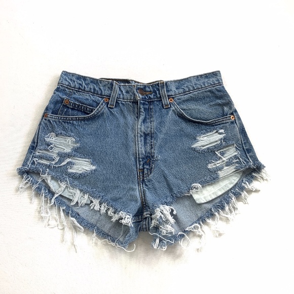 DON’T BUY/ RESERVED/ LEVI'S Cutoff/ Waist 30-31